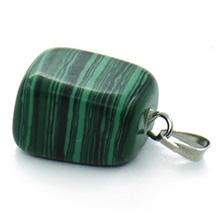 Кулон из малахита