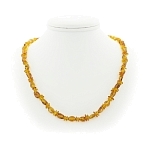 Янтарь светлый, мелкая и овальная галька, бусы длиной 55см