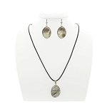 Набор "Камея" малая перламутр бежевый, серьги и кулон